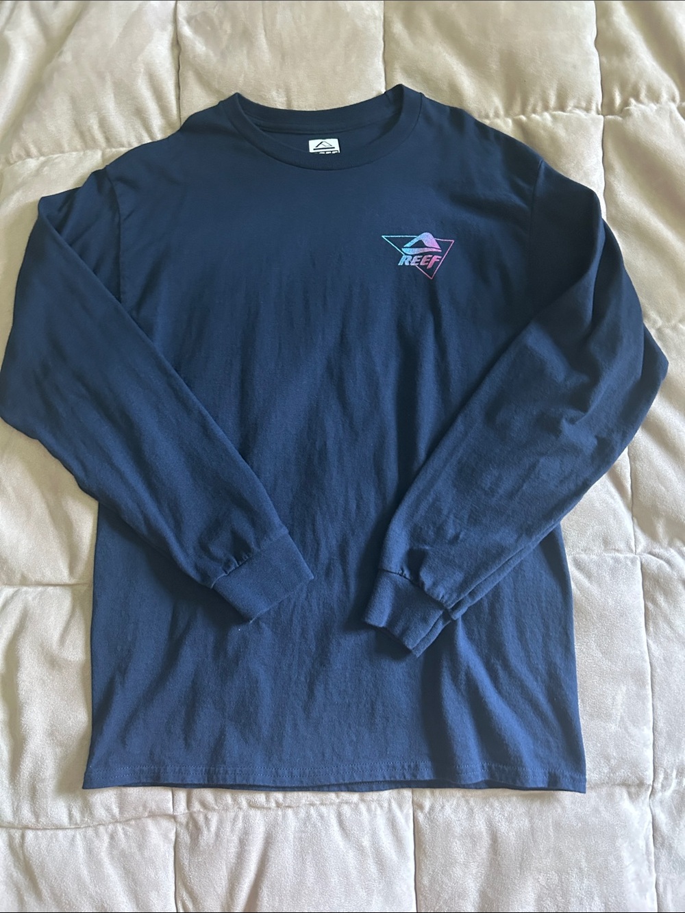 Men’s Reef long sleeve navy tee blue pink/purple triangle graphic sz M like new